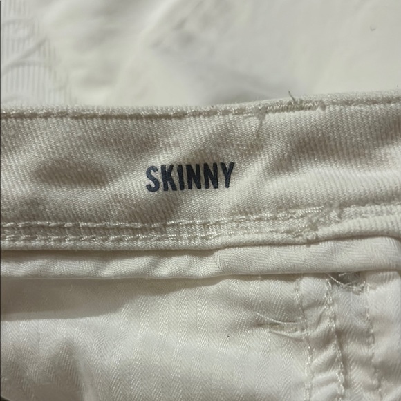 Banana Republic White Skinny Jeans Versatile Style. Size 28 - Picture 4 of 9